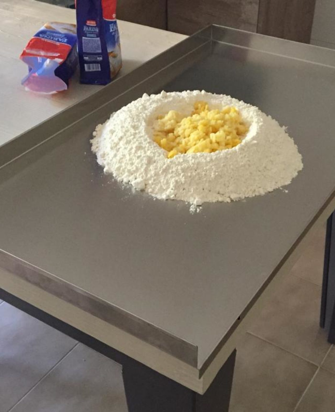 Tagliere Spianatoia in acciaio inox dim 800×500 con bordi laterali