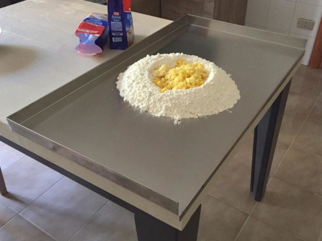 Tagliere Spianatoia in acciaio inox dim 800x600 con bordi laterali
