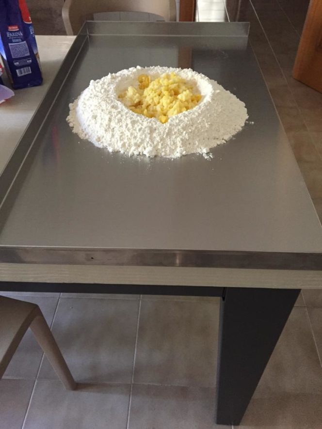 Tagliere Spianatoia in acciaio inox dim 800x600 con bordi laterali - immagine 3